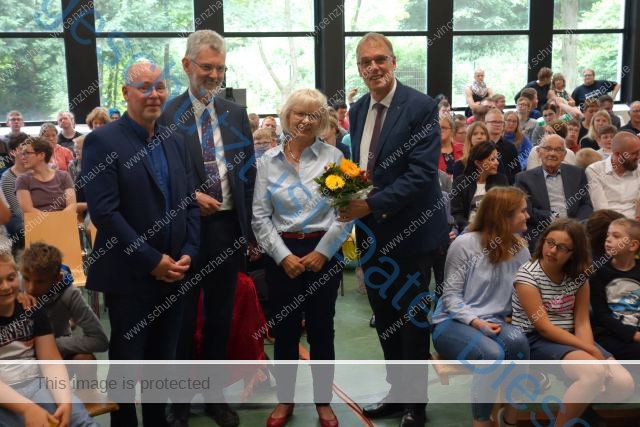 Schulgemeinschaft verabschiedet Frau Behrens