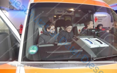 5b erlebt spannenden Besuch auf der Rettungswache
