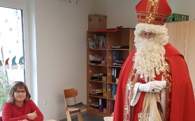 Hoher Besuch in der Schule des St. Vincenzhauses: Der Nikolaus