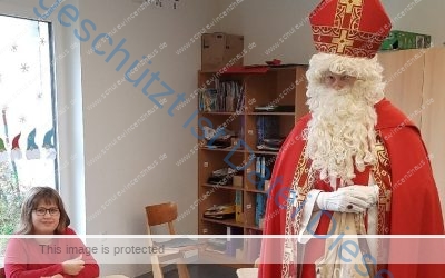 Hoher Besuch in der Schule des St. Vincenzhauses: Der Nikolaus